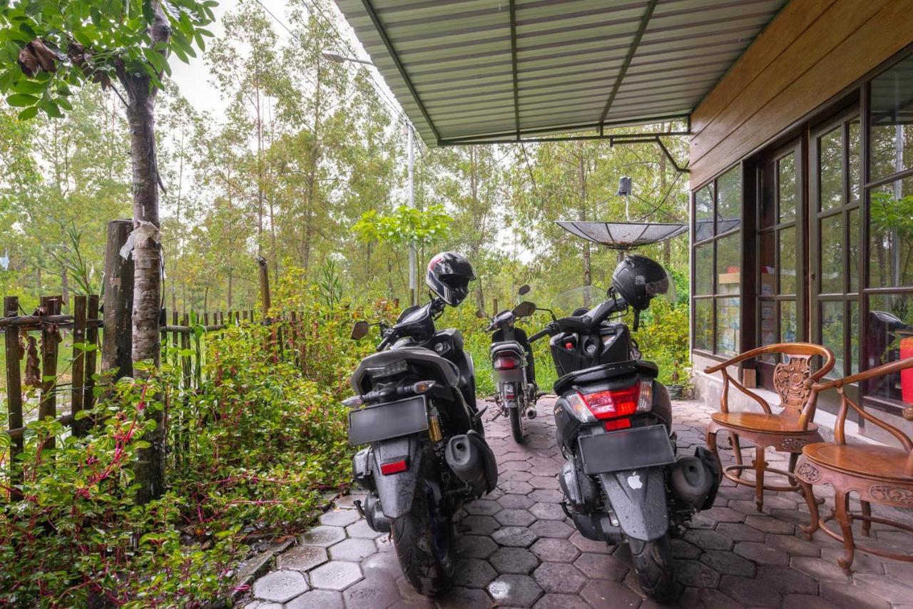 Reddoorz @ Apache Camp Hotel Batu  Exterior photo
